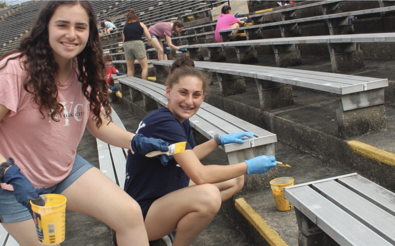 Jewish Teens volunteering in North America.
